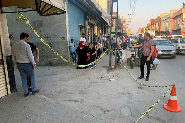 Adana'da ev alma konusunda çıkan husumette ortalık kan gölüne döndü
