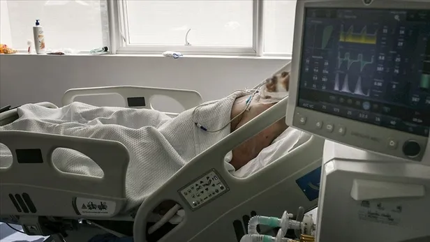 jn1-varyanti-nedir-hangi-ulkelerde-goruldu-jn1-virusu-belirtileri-nelerdir-bulasici-mi-yeni-varyant-nasil-gece-1703145329836.jpg JN.1 varyantı nedir, hangi ülkelerde görüldü? JN.1 belirtileri nelerdir, nasıl bulaşır? DSÖ açıkladı: ''Hızla yayılıyor!'' Tedavisi, ilacı...-3