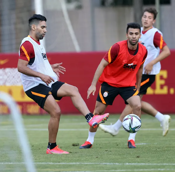 1628069129661.jpg Katar'dan Falcao'ya flaş teklif: Bonservisini al 6 milyon euroyu kap-2