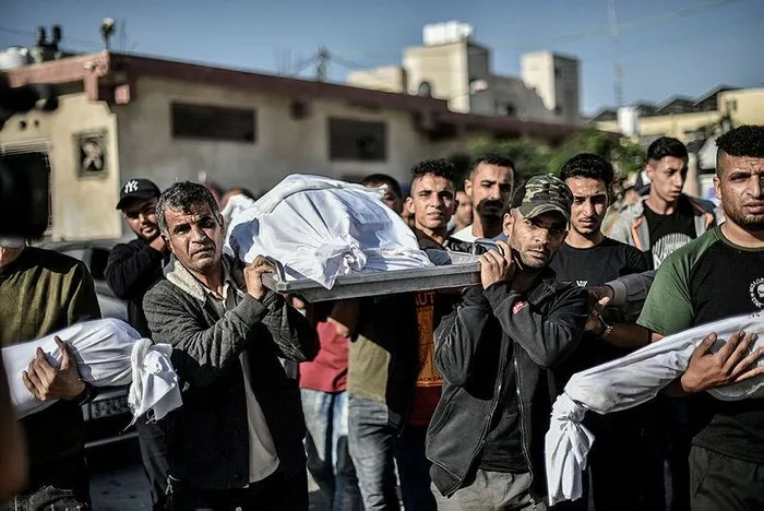 Katil İsrail saldırısından kurtulan Gazzeli çocuk Batı'nın katliamını haykırdı: "Bütün ülkeler için kanımız ucuz"-2