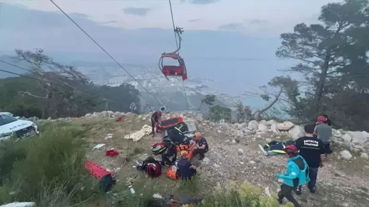 Antalya'da teleferik faciası |  Panik anları anbean kaydedildi! Teleferik sabıkalı çıktı