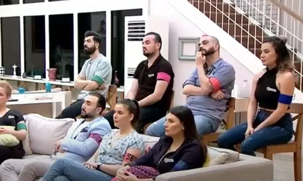 Lezzet Düşkünleri nasıl oy verilir? TV8 Lezzet Düşkünleri yarışmacıları kimler, sunucusu kim?-3