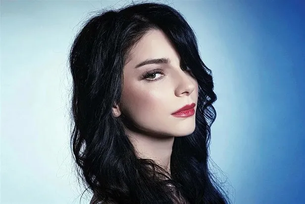 merve-bolugur-jete-bagladi-erkan-senden-ayrildi-1-gun-sonra-yeni-aska-yelken-acti-1642877077987.jpeg Merve Boluğur jete bağladı! Erkan Şen'den ayrıldı 1 gün sonra yeni aşka yelken açtı-5