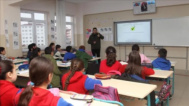 milli-egitim-bakani-mahmut-ozer-acikladi-ogretmenlik-meslek-kanunu-ve-atamalarla-ilgili-onemli-gelisme-1650493164476.jpeg Milli Eğitim Bakanı Mahmut Özer açıkladı! Öğretmenlik Meslek Kanunu ve atamalarla ilgili önemli gelişme...-3