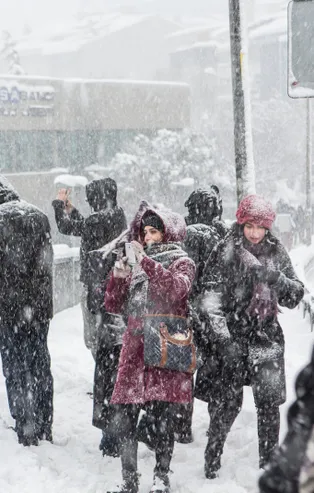 HAVA DURUMU | Kar yağışı geri geliyor! Meteoroloji tarih verdi: İstanbul'a kar ne zaman yağacak? 21-25 Mart 2021