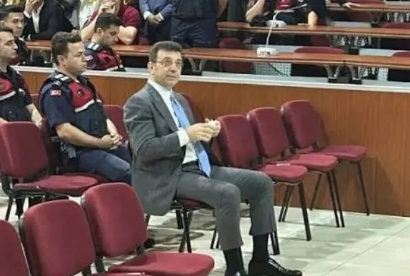 Özgür Özel Le Figaro’da Türkiye’yi eleştirdi: İmamoğlu dosyasını gündeme taşıdı, Avrupa’ya Ankara’ya karşı tutum çağrısı yaptı-5