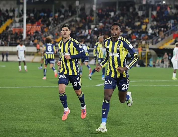 Fenerbahçe’de kart alarmı!