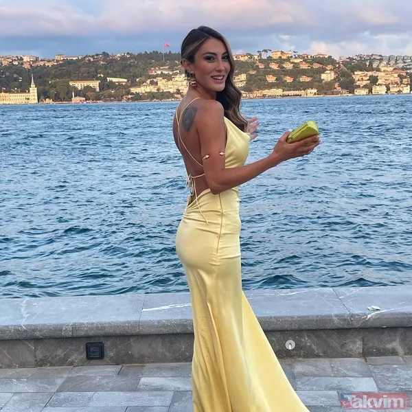 Arka Sokaklar’ın Bahar’ı Merve Oflaz önce sevgilisinin kucağında poz verdi sonra spor salonunda şov yaptı! Yatak odası paylaşımı... - 19