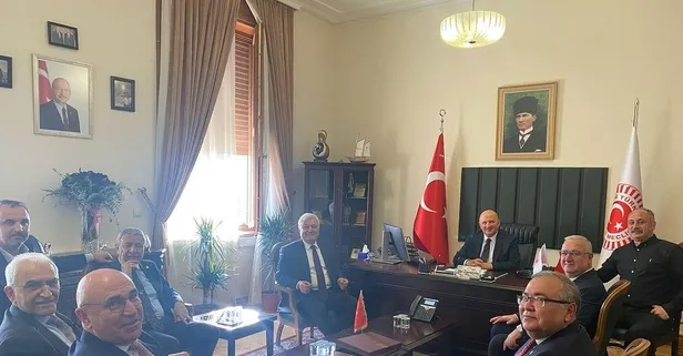 "Bay Kemalist"lerden "foto" mesaj! Özgür Özel ve Ekrem İmamoğlu'na "Amir" odasından gönderme...