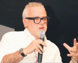 Kulübü seviyorsa istifa etmeli