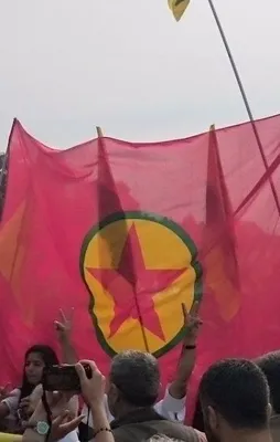 Almanya PKK'ya kucak açtı