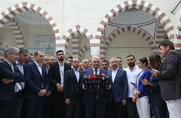 Son dakika haberi: Binali Yıldırım'dan bayram namazı çıkışı açıklama: 23 Haziran'da da İstanbul bayramı var-1