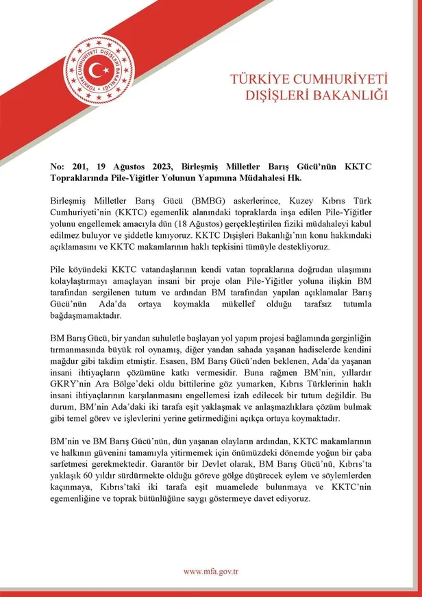 mhp-lideri-devlet-bahceliden-cizmeli-kibris-mesaji-kibris-turktur-1692467129742.jpeg MHP lideri Devlet Bahçeli'den subay çizmeli Kıbrıs mesajı: Kıbrıs Türktür-4