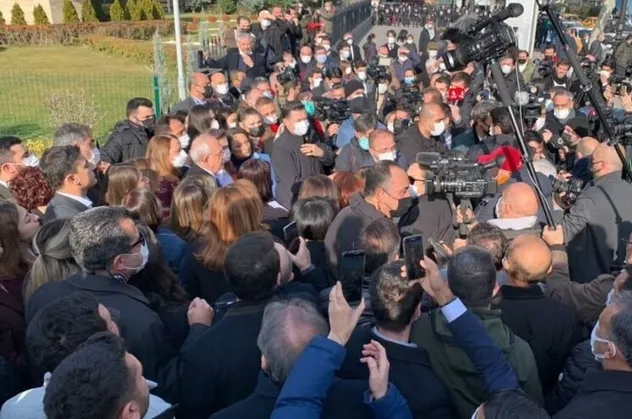 Son dakika: Kemal Kılıçdaroğlu, Milli Eğitim Bakanlığı'na alınmadı! Sadece kapıda açıklama yaptı