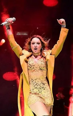 FETÖ'cü alçaklardan Hadise taktiği