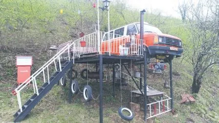 Kovid-19 sevenlerini ayıramadı: Üst geçitte buluşup soluğu nikah salonunda aldılar-7