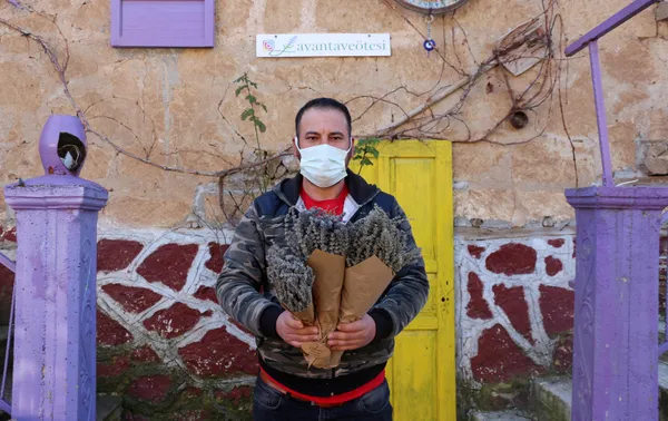 turkiyenin-lavanta-bahcesi-isparta-kuyucak-koyunde-koronavirus-gorulmedi-1612852848273.jpg Türkiye'nin lavanta bahçesi! Isparta Kuyucak köyünde koronavirüs görülmedi-4