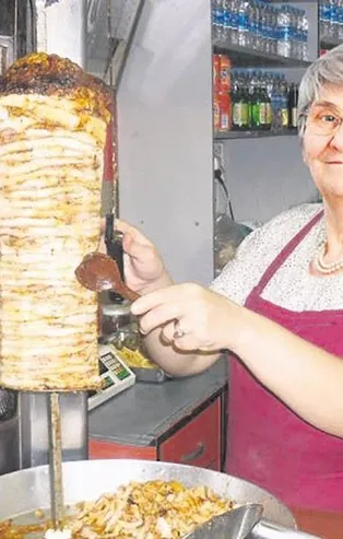 Prof. Dr. Canan Karatay 'midem bulanıyor' demişti! Dönercilerden Karatay'a suç duyurusu