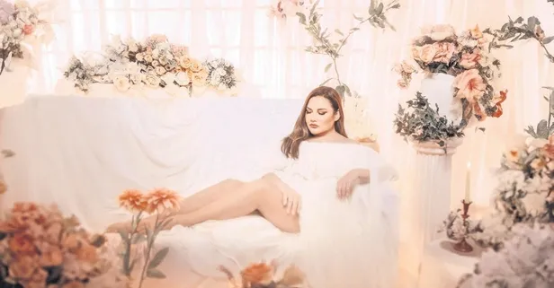 Şarkısının klibi için kamera karşısına geçen Deniz Seki genç kızlara taş çıkardı!