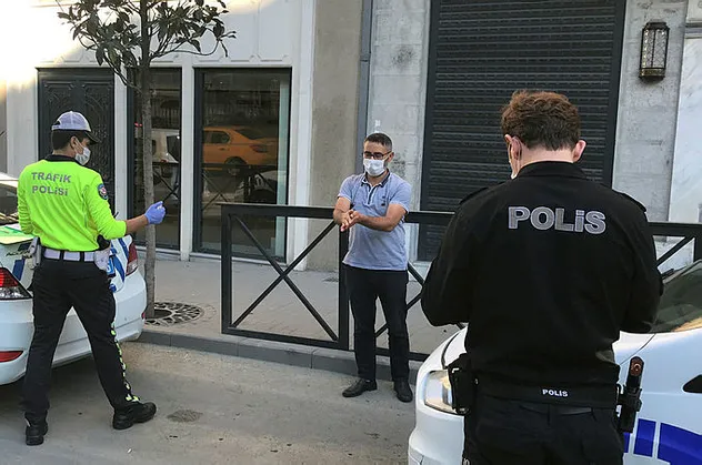 Kim olduğu anlaşılınca ekipler alarma geçti! Taksim'de şoke eden olay