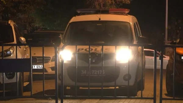 istanbulda-korku-dolu-anlar-avcilarda-bir-apartman-dairesinin-balkonu-coktu-bina-tahliye-edildi-1634537456447.jpg İstanbul'da korku dolu anlar! Avcılar'da bir apartman dairesinin balkonu çöktü bina tahliye edildi-6