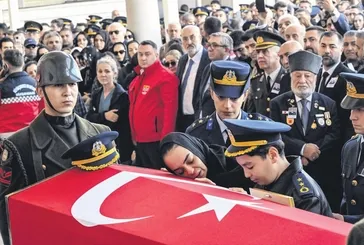 Şehit Pilot Gökhan Korkmaz son yolculuğuna uğurlandı! Büyükçekmece’de gözyaşları sel oldu