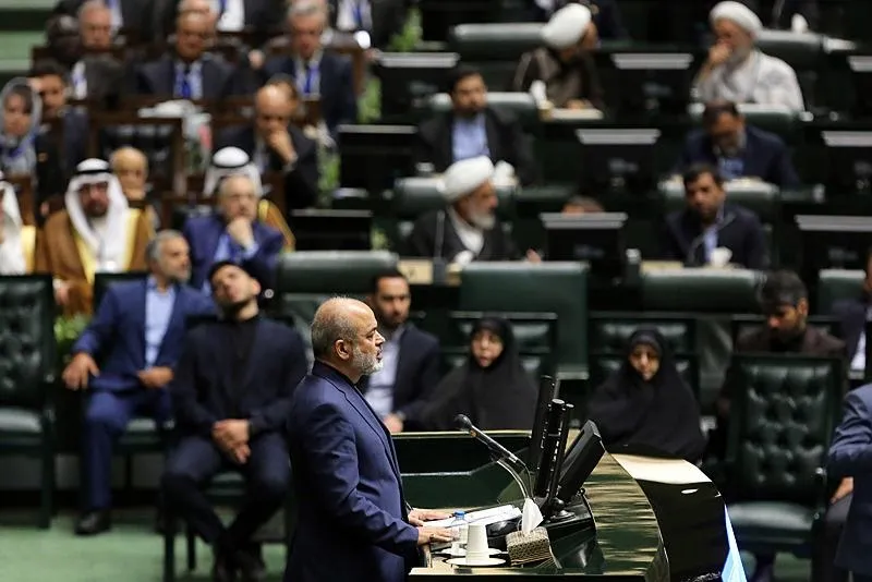 İran'da 28 Haziran'da yapılacak cumhurbaşkanlığı seçimleri için adayların başvuru süreci başladı-5