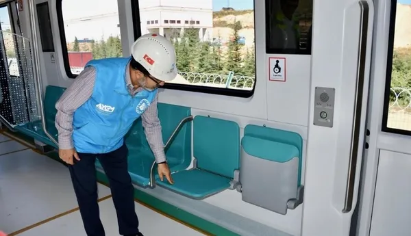1500-yolcu-alacak-ilk-yerli-ve-milli-surucusuz-metro-araci-gebze-darica-hattinda-raylara-indirildi-1695570936600.jpeg