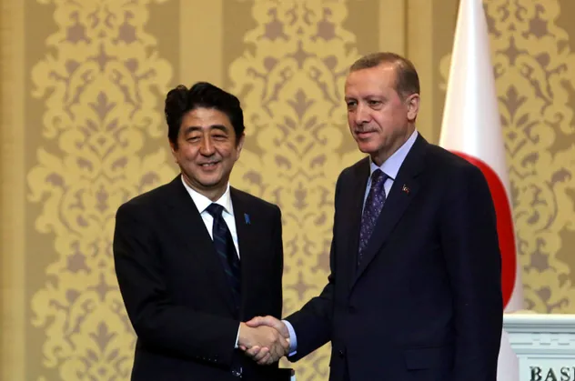 Şinzo Abe'den Erdoğan'a seçim zaferi tebriği