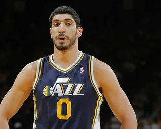 Skandal tasarıya çekimser oy verdi, FETÖ’cü Enes’in zoruna gitti! Kanter’den Ilhan Omar’a alçak saldırı!