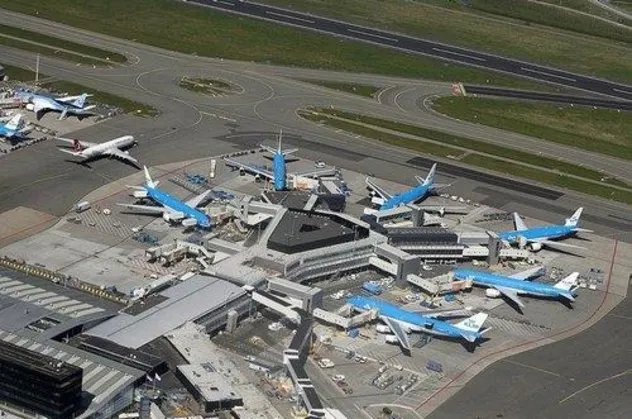 Schiphol Havalimanı'nda yakıt sistemi çöktü