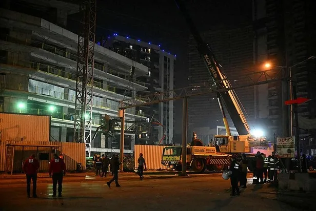 İzmir'de vinç devrildi! Ölü ve yaralılar var: 4 kişi tutuklandı!-6