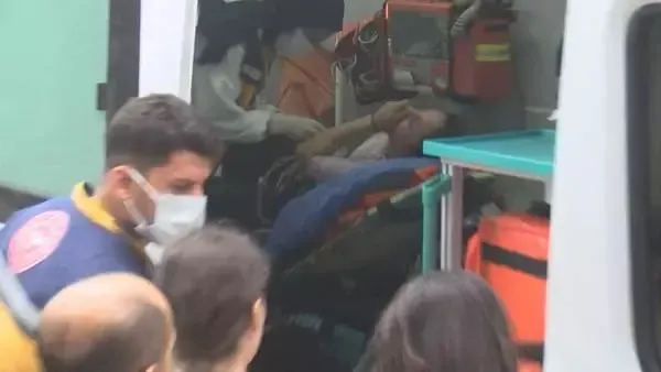 Son dakika: Küçükçekmece'de yangın! Dumandan etkilenen 3 kişi kurtarıldı-3