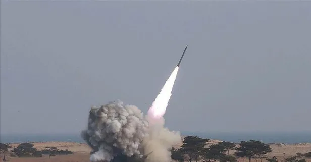 SON DAKİKA: Japonya Başbakanı Suga açıkladı: Kuzey Kore Japon Denizi'ne iki füze fırlattı