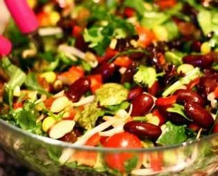 Mısırlı Meksika Fasülyeli Salata Tarifi