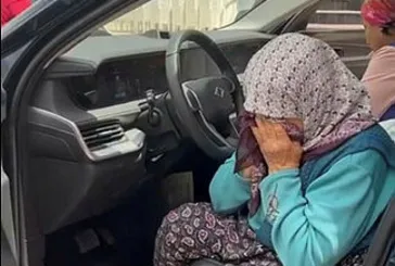 Çok büyük gurur! Antalya'da yaşanan sel felaketi sonrasında Başkan Erdoğan’ı evinde ağırlayan Zülfiye nine TOGG’a binince gözyaşlarını tutamadı