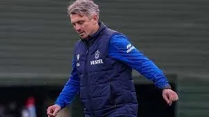 orhan-ak-kimdir-kac-yasinda-nereli-trabzonspor-teknik-direktoru-orhan-ak-neden-istifa-etti-1680639444539.jpg Orhan Ak kimdir, kaç yaşında nereli? Trabzonspor Teknik Direktörü Orhan Ak neden istifa etti?-4