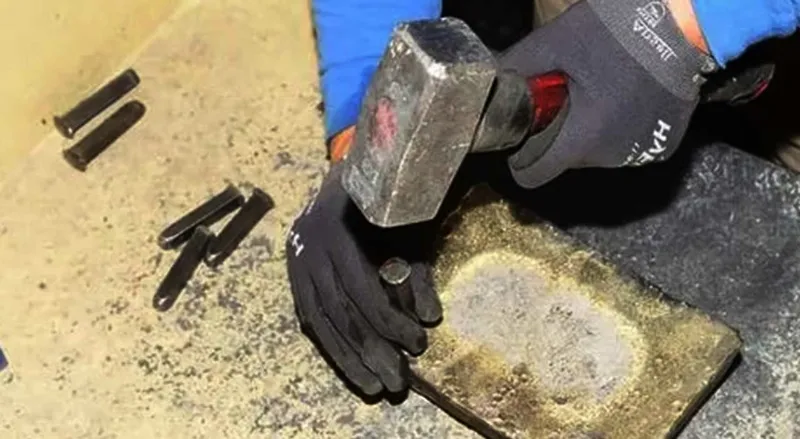 cope-atan-bin-pisman-meger-icinden-cil-cil-altin-cikiyormus-1719468209987.jpg Meğer içinden çil çil altın çıkıyormuş! Çöpe atan bin pişman oluyor-6