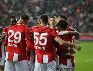 Zorlu maçta gülen Samsun