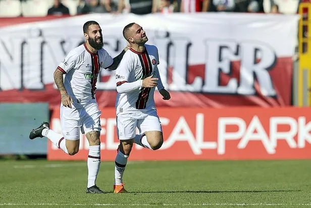Fatih Karagümrük deplasmanda 3 puanı 3 golle aldı-3
