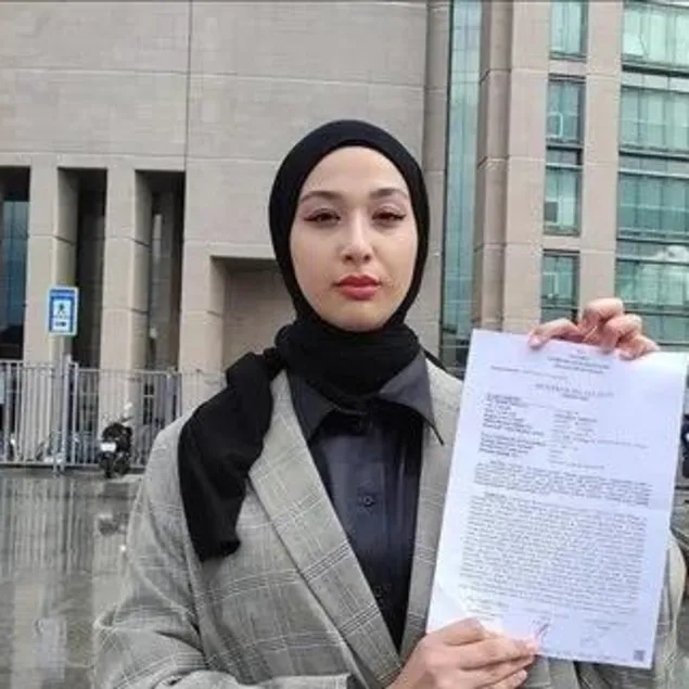 Başörtüsü düşmanlığına 3 yıl 4 ay!