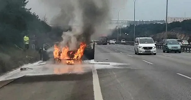 Son dakika: TEM Otoyolu’nda seyir halindeki otomobil alev alev yandı!
