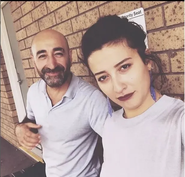 melike-sahinin-esi-kim-melike-sahin-evli-mi-esi-sedat-kim-kac-yasinda-nereli-ne-is-yapiyor-melike-sahin-ile-es-1667226718627.jpeg MELİKE ŞAHİN SEVGİLİSİ EŞİ KİM? Melike Şahin evli mi, eşi Sedat kim, kaç yaşında, nereli, ne iş yapıyor? Eşi arasında kaç yaş fark var?-4