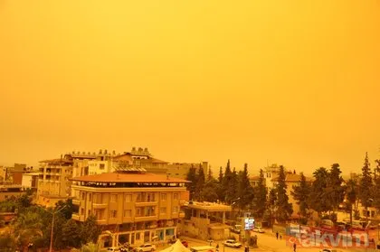 Dışarı çıkan yanar! Göz gözü görmüyor! Meteoroloji uyarmıştı: Türkiye’nin güneyini toz bulutu sardı