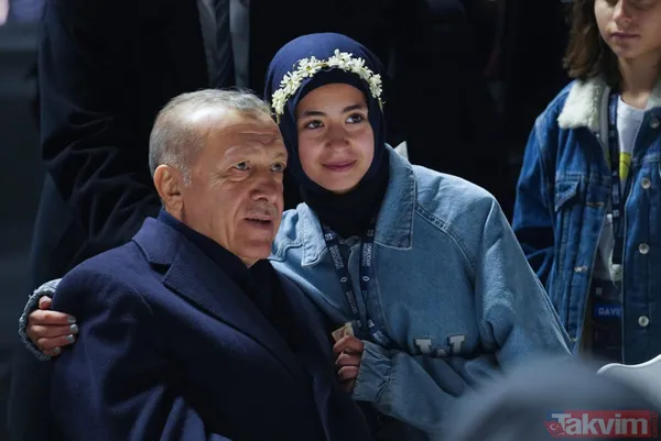 Başkan Erdoğan, Üsküdar'da gençlerle çay içip sohbet etti - 15