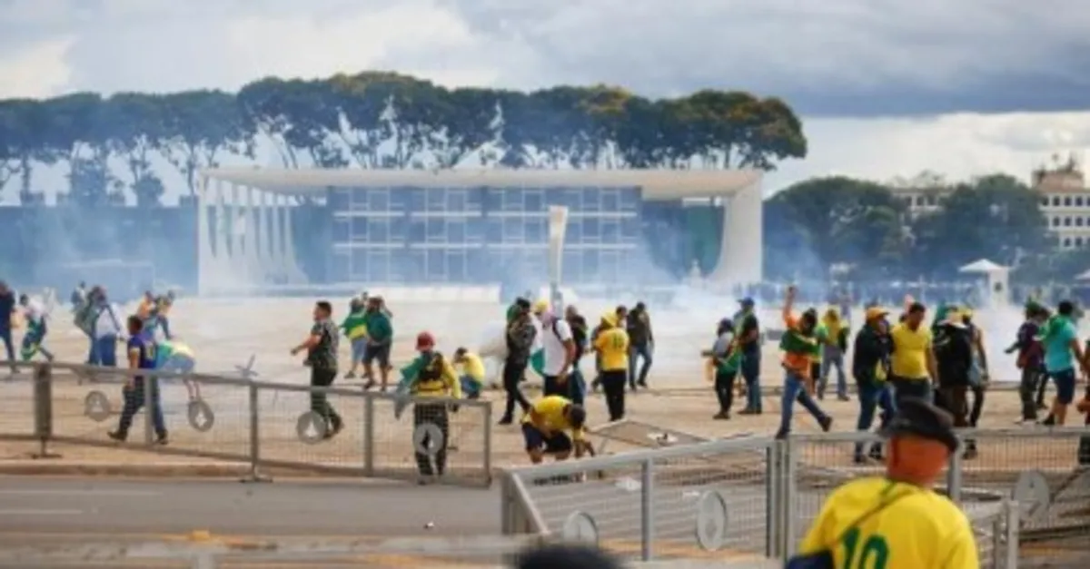 Brezilya'da Bolsonaro destekçileri sokaklara döküldü! Ulusal Kongre'yi bastı