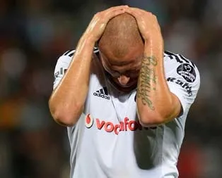 Yüzünden düşen 3 bin parça