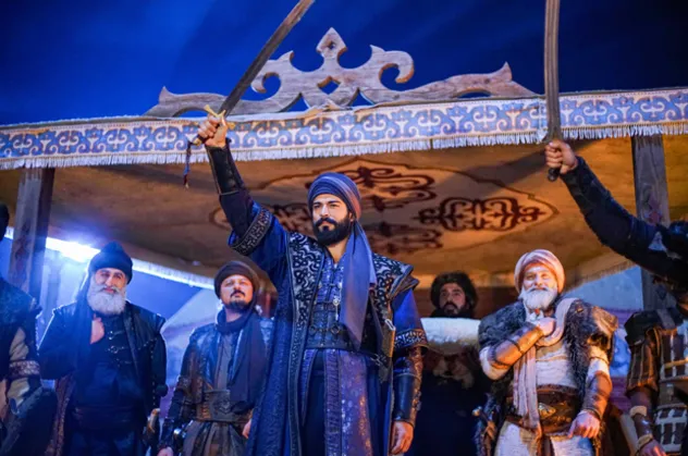 Kuruluş Osman'da Osman Bey kılıcı kuşandı milyonları atv ekranına kitlitledi! Kuruluş Osman reytinglerin zirvesinde