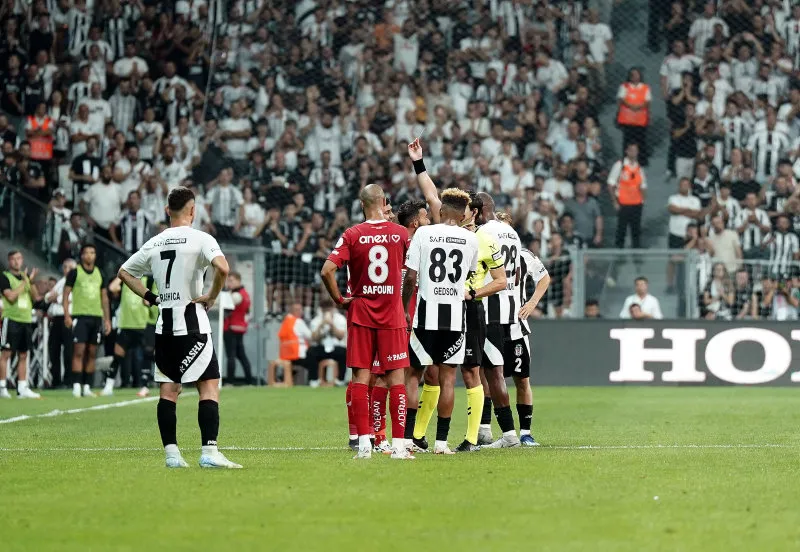 Beşiktaş'ta yaprak dökümü! 5 yıldıza veda - 18