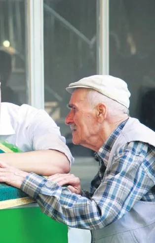 Almanya'da garda ölü bulunan yüksek lisans öğrencisi Mert toprağa verildi...